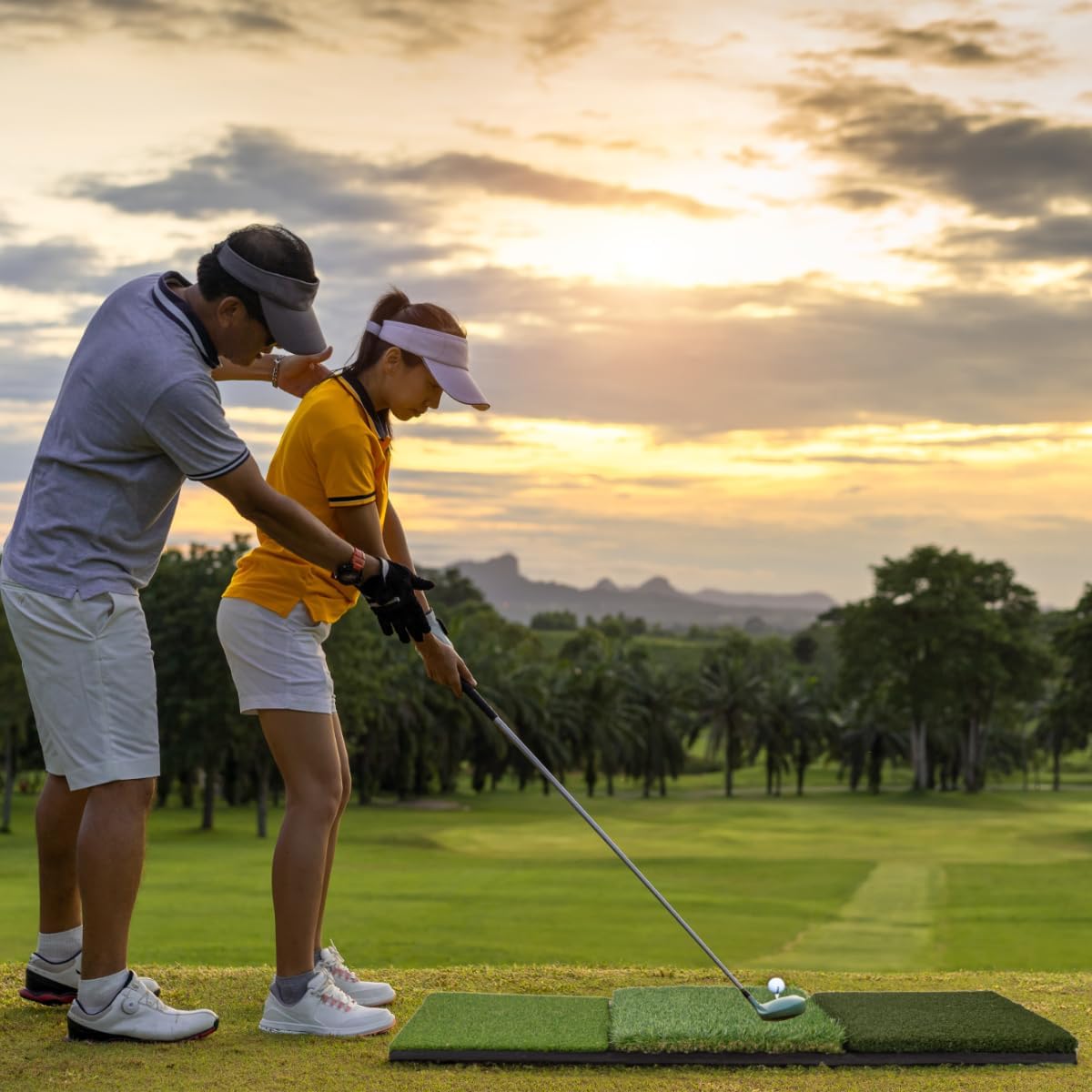 3 in1 Golf Hitting Mat 32 * 17" Golf Practice Mat Indoor Outdoor -Fairway, Rough & Driving Turf-Golf Practice Swing/Chipping Mat