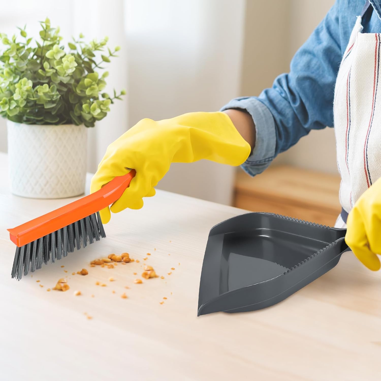 Mini Dustpan and Brush Set, Small Dust Pan and Brush Set Dust pan Broom Brush Dustpan Small Hand Broom and Dustpan Set for Home Daily Essential Cleaning Tool