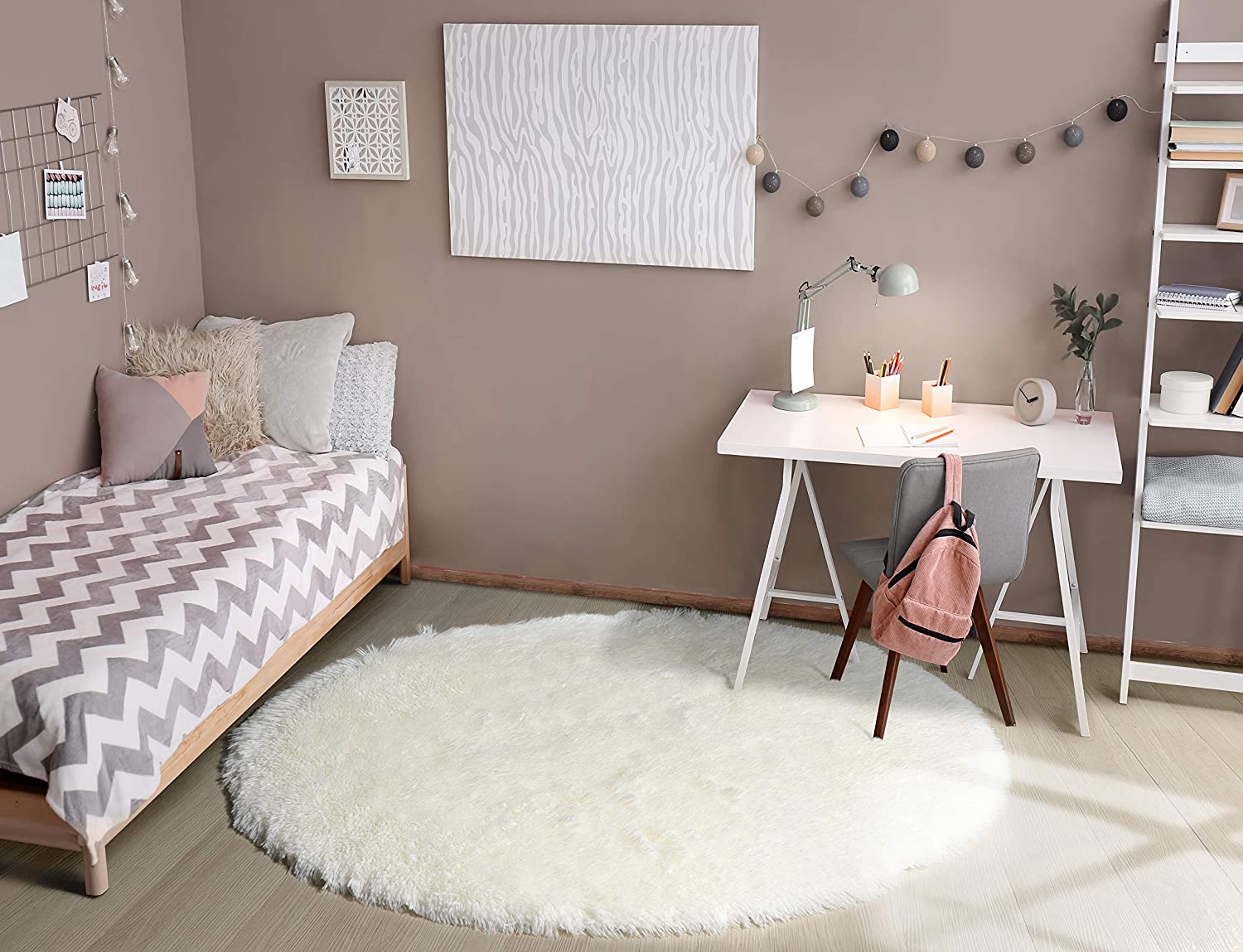 Ivory Round Rug for Bedroom,Fluffy Circle Rug for Kids Room,Furry Carpet for Teen's Room,Shaggy Circular Rug for Nursery Room